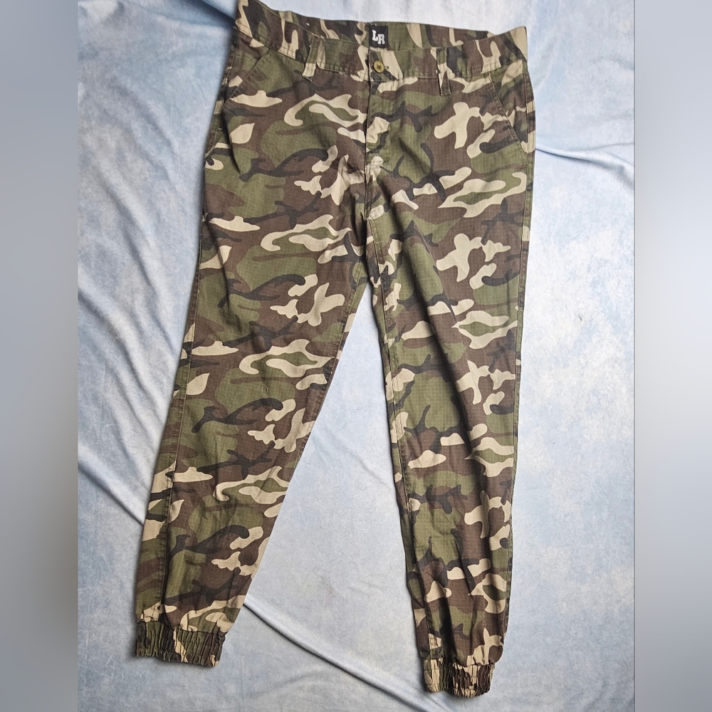 LR Scoop Mens Camo Joggers euc